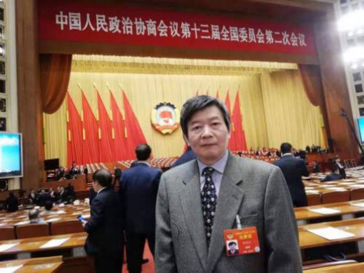 2022全国两会,电子烟首次以“烟草替代品”属性出现