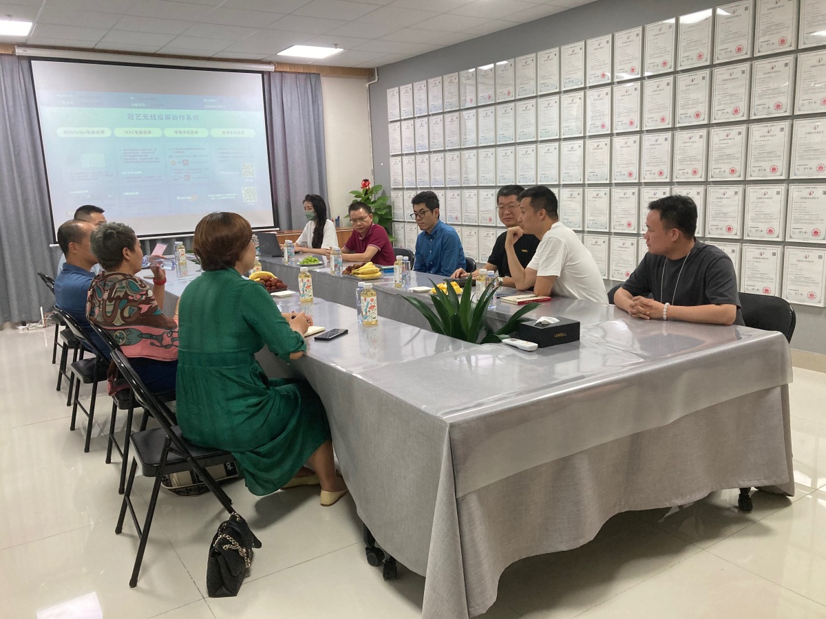 电子烟专委会秘书长一行走访优维尔科技