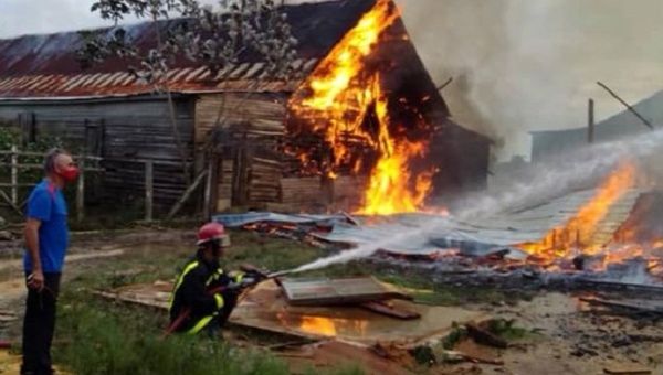Incendio causa pérdida de 30 toneladas de tabaco cubano de alta calidad.