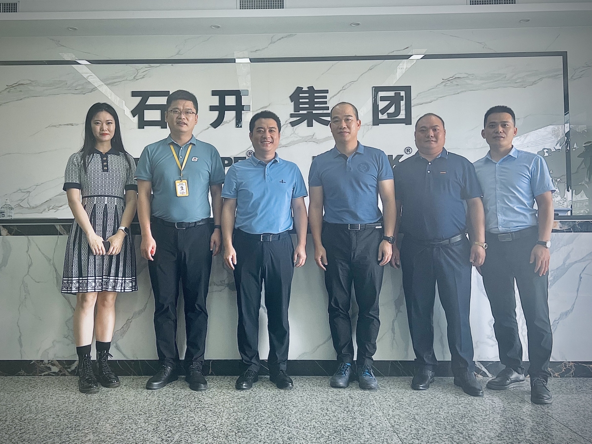 电子烟专委会秘书长敖伟诺一行走访石开科技