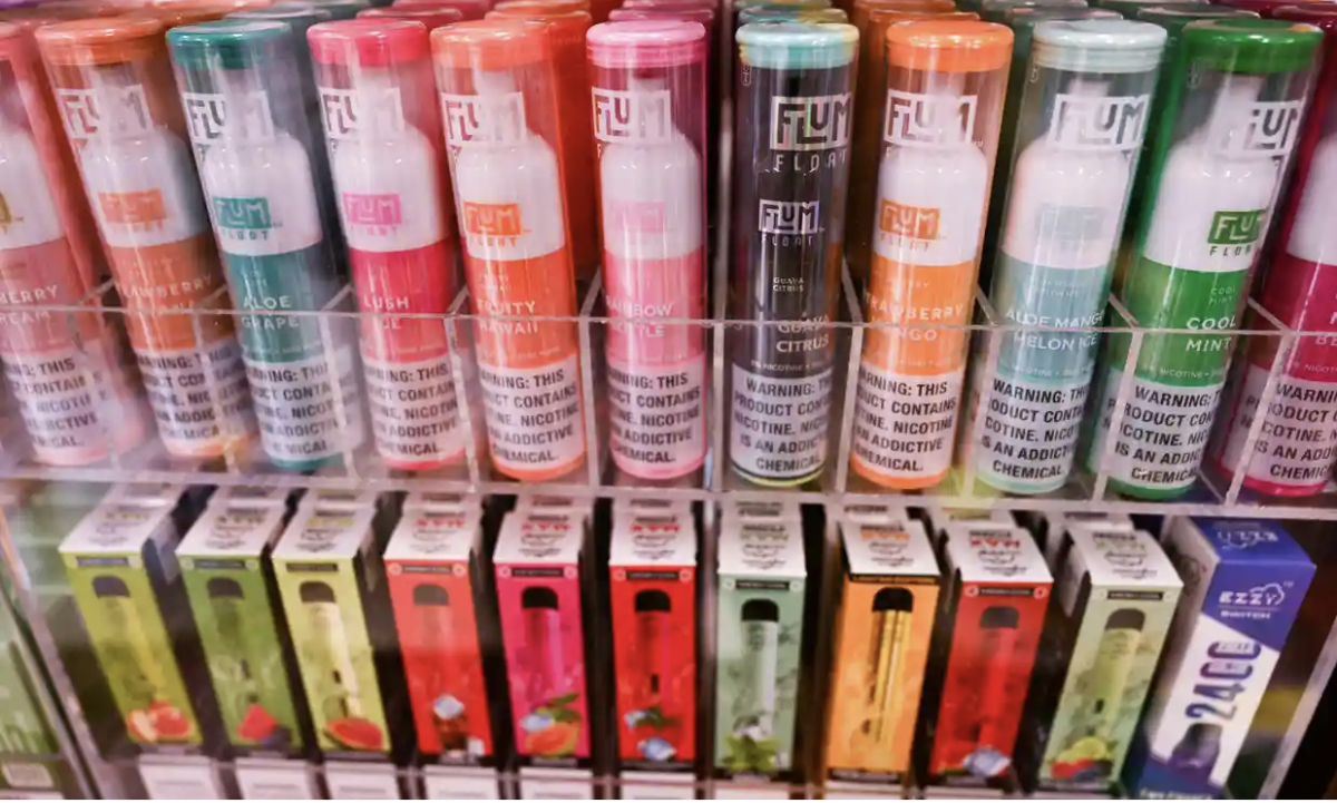 Estados Unidos prohíbe el uso de Juul, pero los jóvenes vapers ya están cambiando a productos más nuevos.