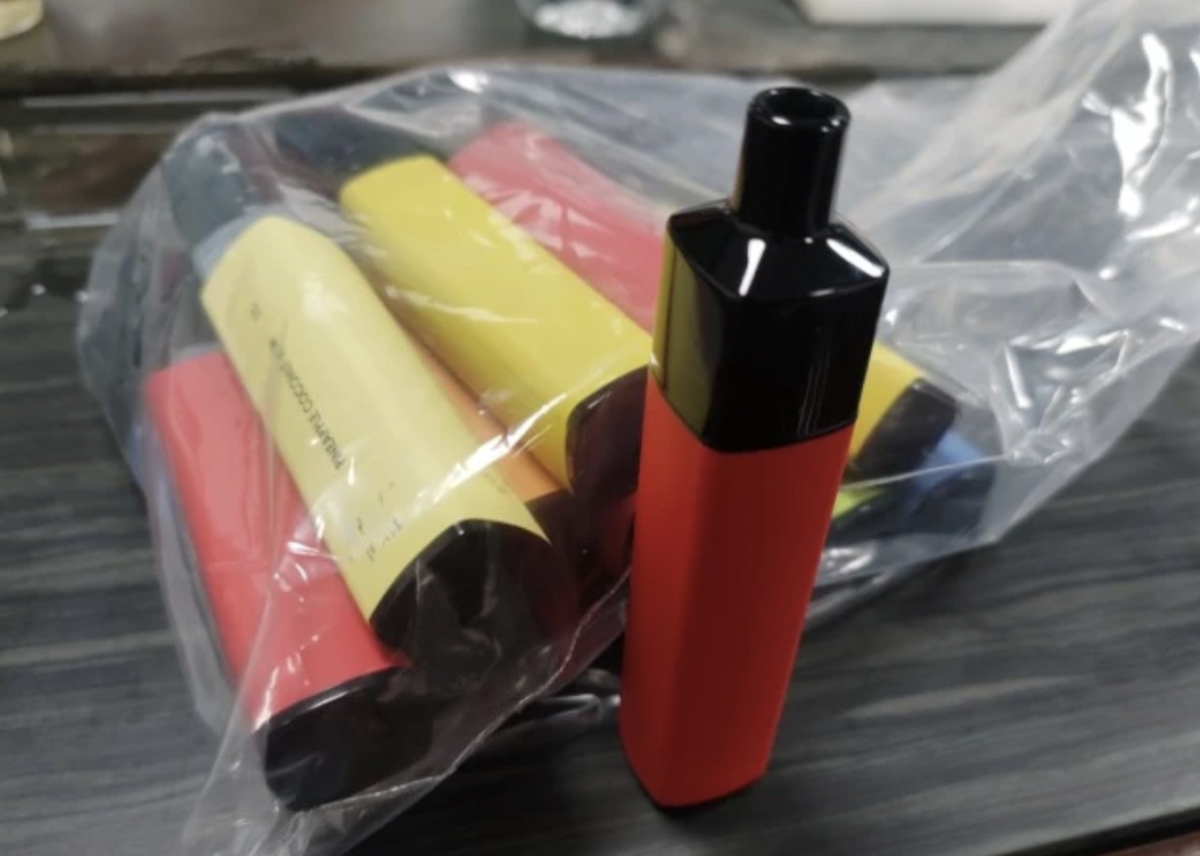 我在深圳，抽电子烟为生：爆款产品销量过千万，我却只拿八九千奖金