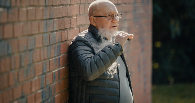 新的民意调查显示,人们普遍支持电子烟帮助吸烟者戒烟