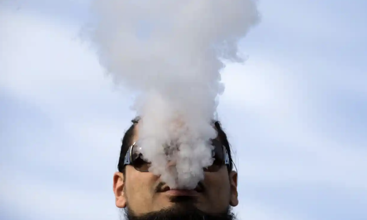 Tobacco Giant’s Cash for Vapes Scheme Paused after Backlash from Australian Health Experts