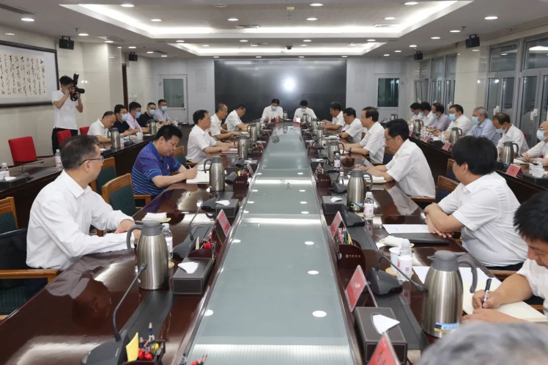 工业和信息化部党组书记金壮龙在国家局总公司调研