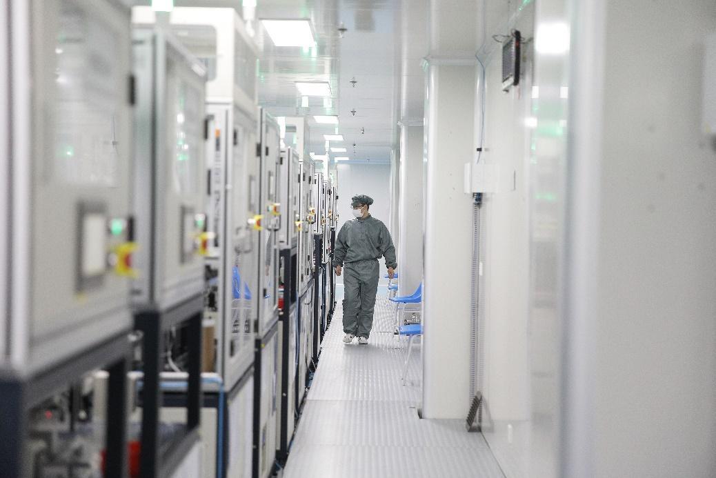 思摩尔新智造产线上的00后，靠技术说话，梦想成为中国经济的底色