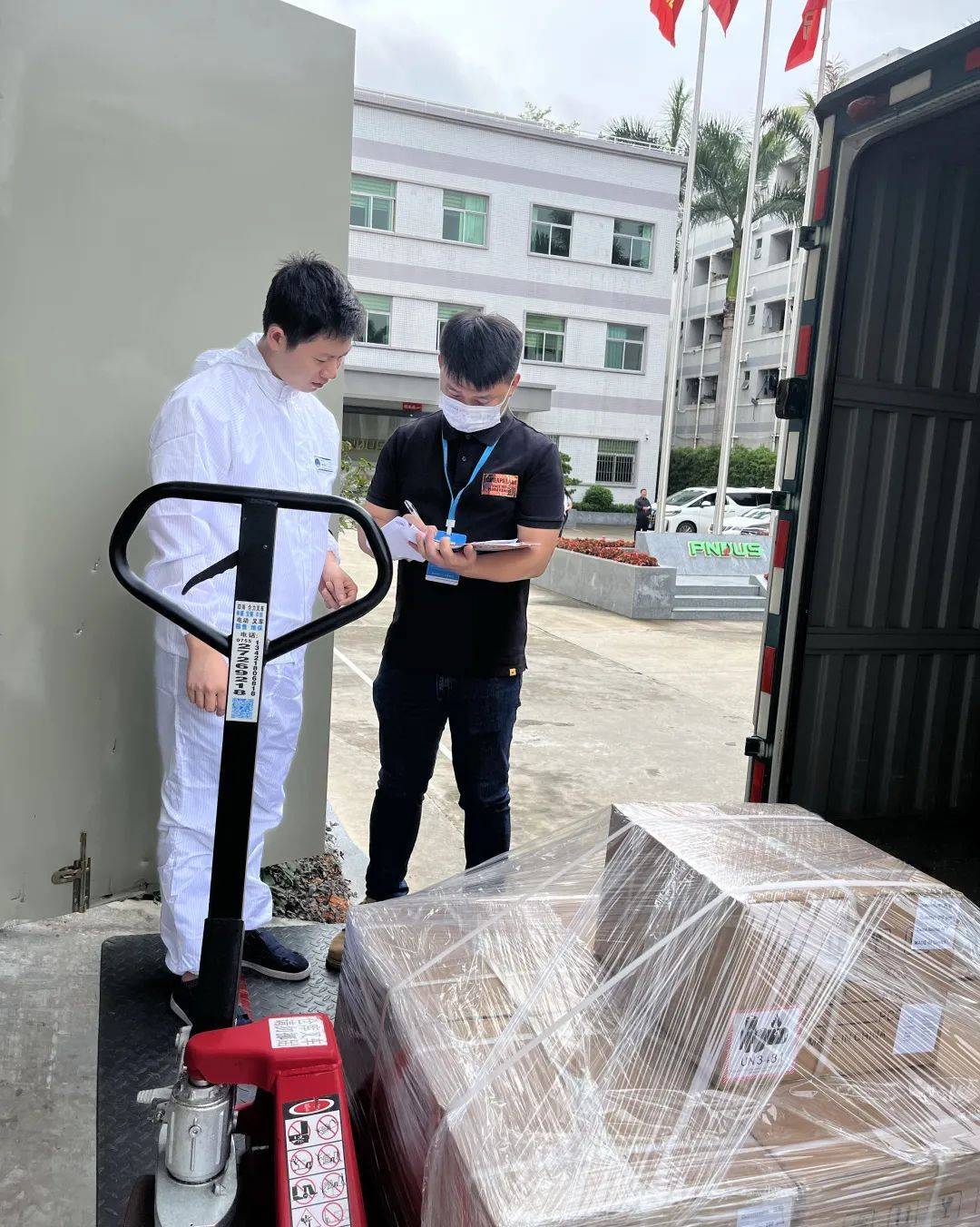 小飞匣获深圳机场电子雾化产品白名单物流企业认定