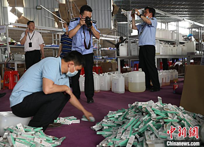 涉案过亿元 广西警方破获假冒注册商标电子烟案