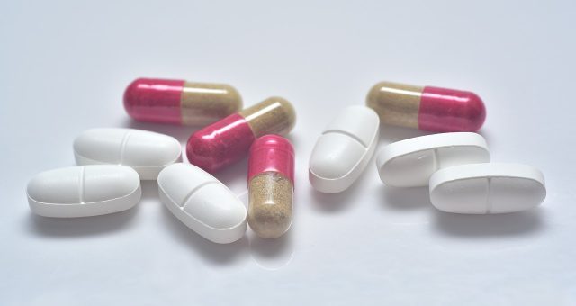 研究表明，包括伐尼克兰在内的疗法对戒烟最有效