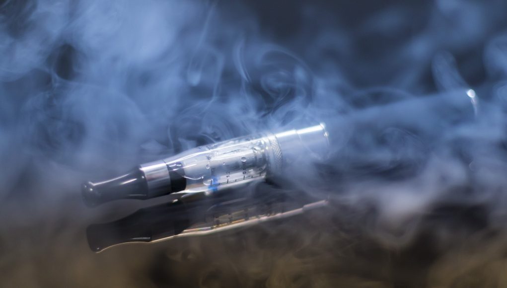 研究称:吸电子烟者戒烟成功可能性高出8倍