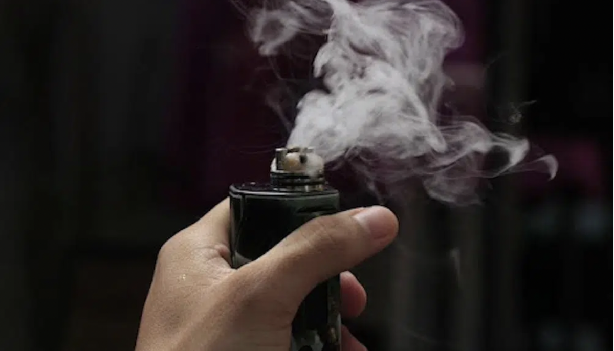 Esco Bars H20和Elf Bar BC5000的使用体验对比