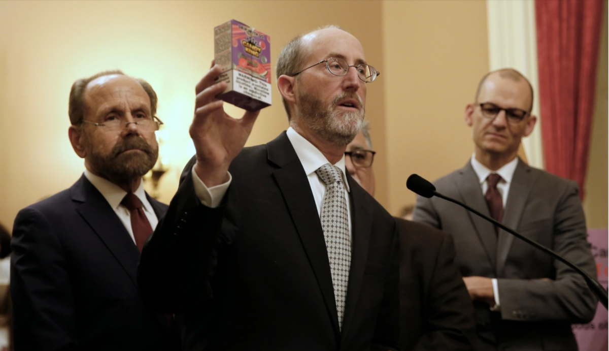 美国加州实施调味电子烟禁令弊大于利