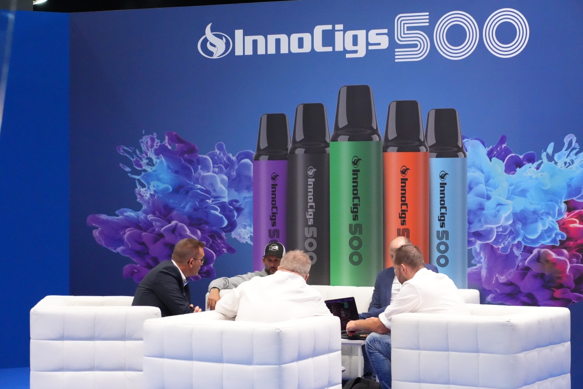 【图集】InnoCigs展台陈列多种中国电子烟