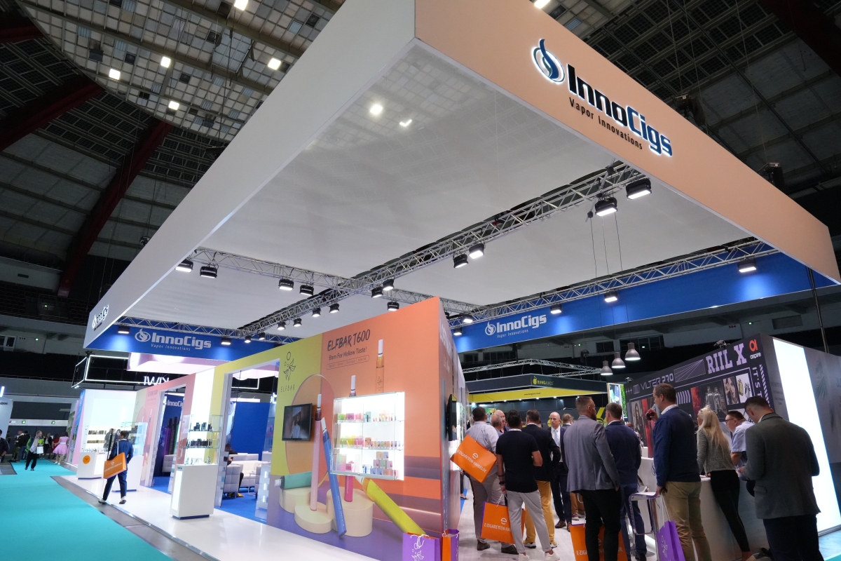 【图集】InnoCigs展台陈列多种中国电子烟