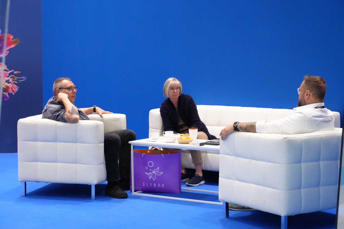 【图集】InnoCigs展台陈列多种中国电子烟