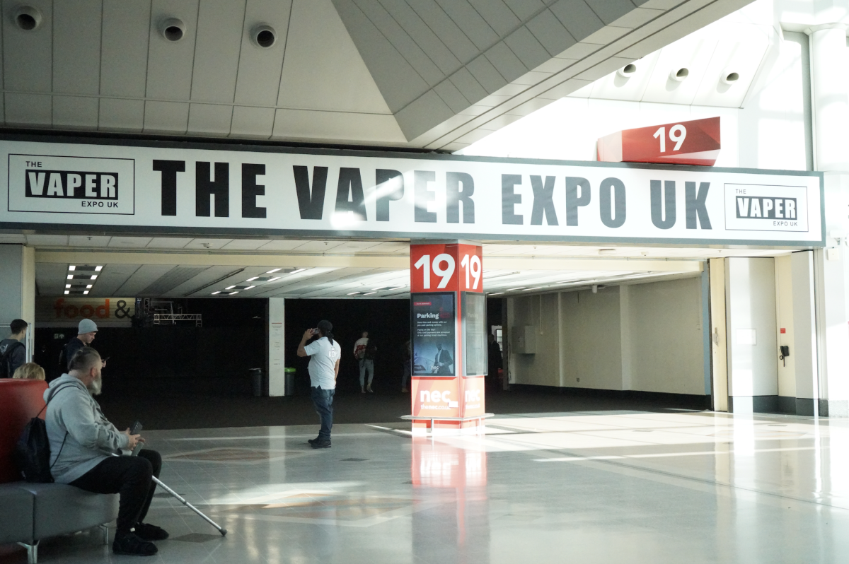 ECCC联展团正式亮相伯明翰电子烟展