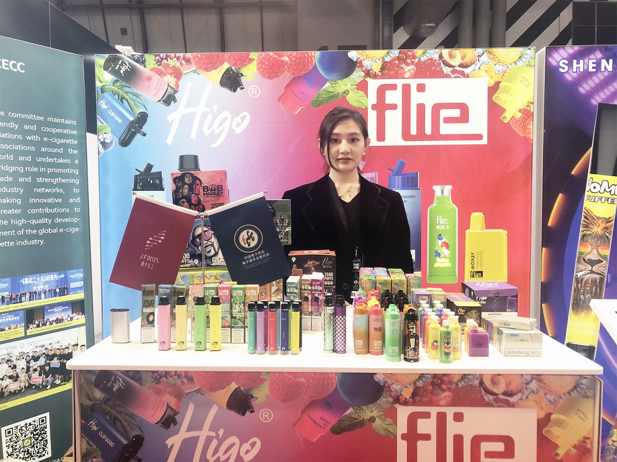 专利可折叠烟嘴设计 智欣科技亮相伯明翰电子烟展