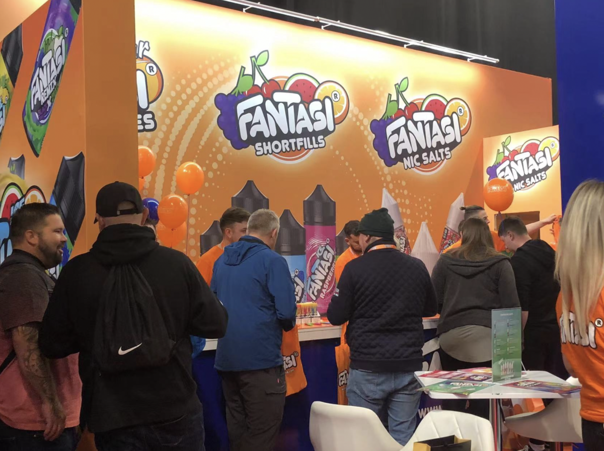 伯明翰烟草展第二日开幕 大批发烧友涌入