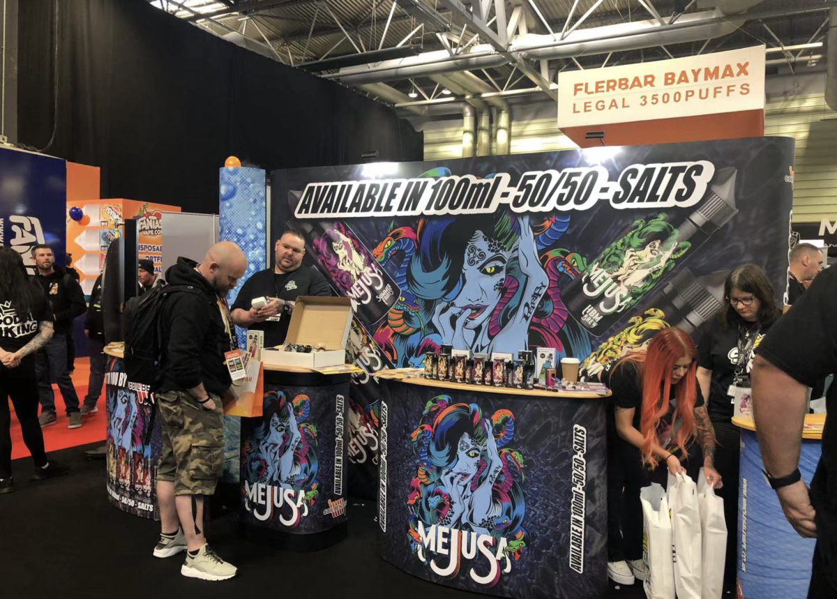 伯明翰烟草展第二日开幕 大批发烧友涌入