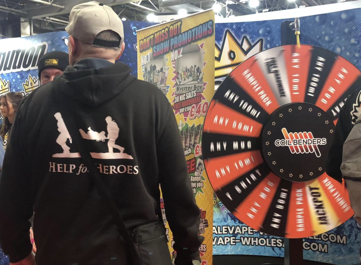 伯明翰烟草展第二日开幕 大批发烧友涌入