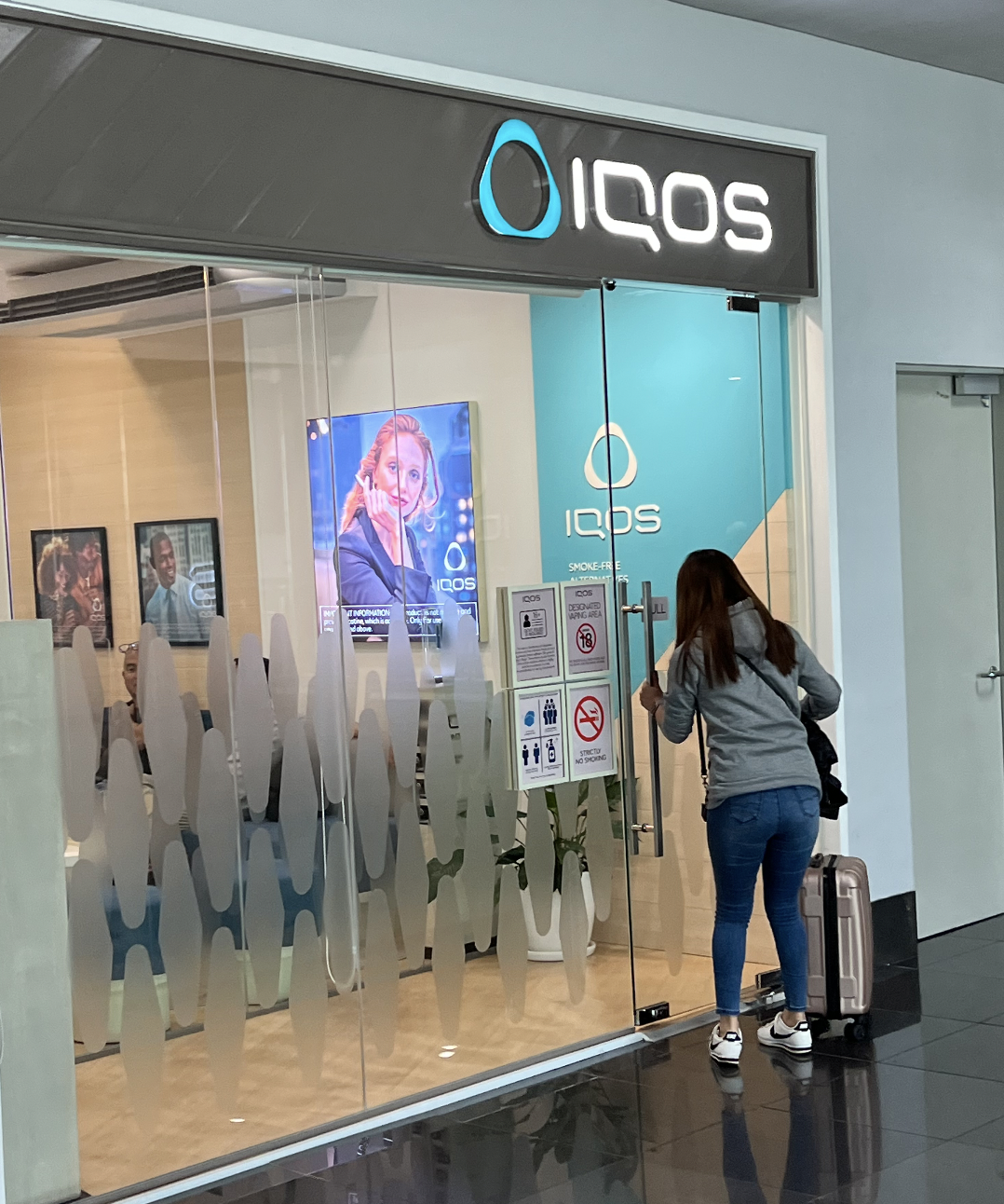 直击菲律宾马尼拉国际机场 IQOS 吸烟室