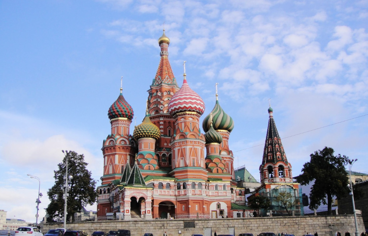 Russian St. Petersburg High School Notes Increase in E-cigarettes