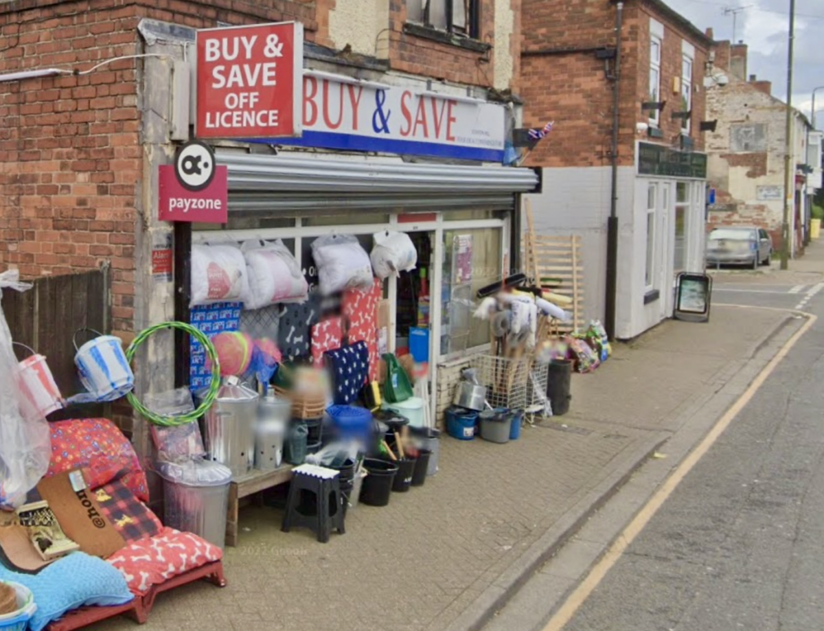 英店铺因向未成年售烟被勒令关门