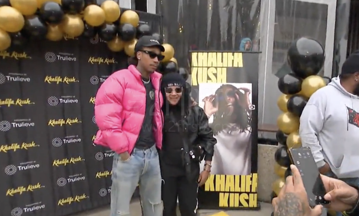 美国说唱歌手线下推广其大麻品牌