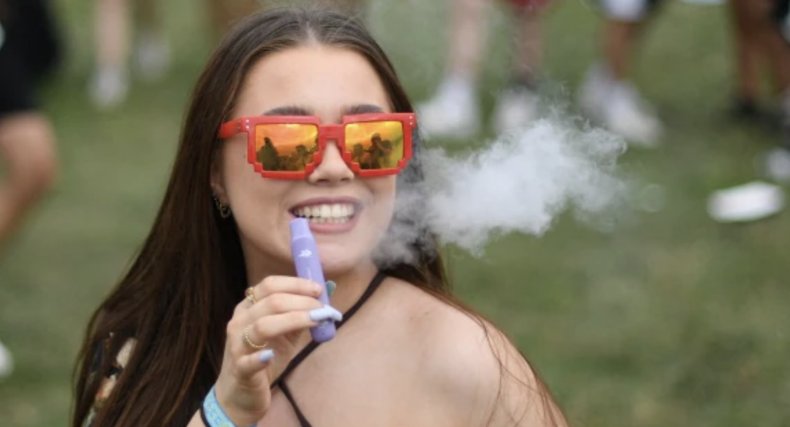 吸电子烟或影响肺部润滑而导致呼吸困难