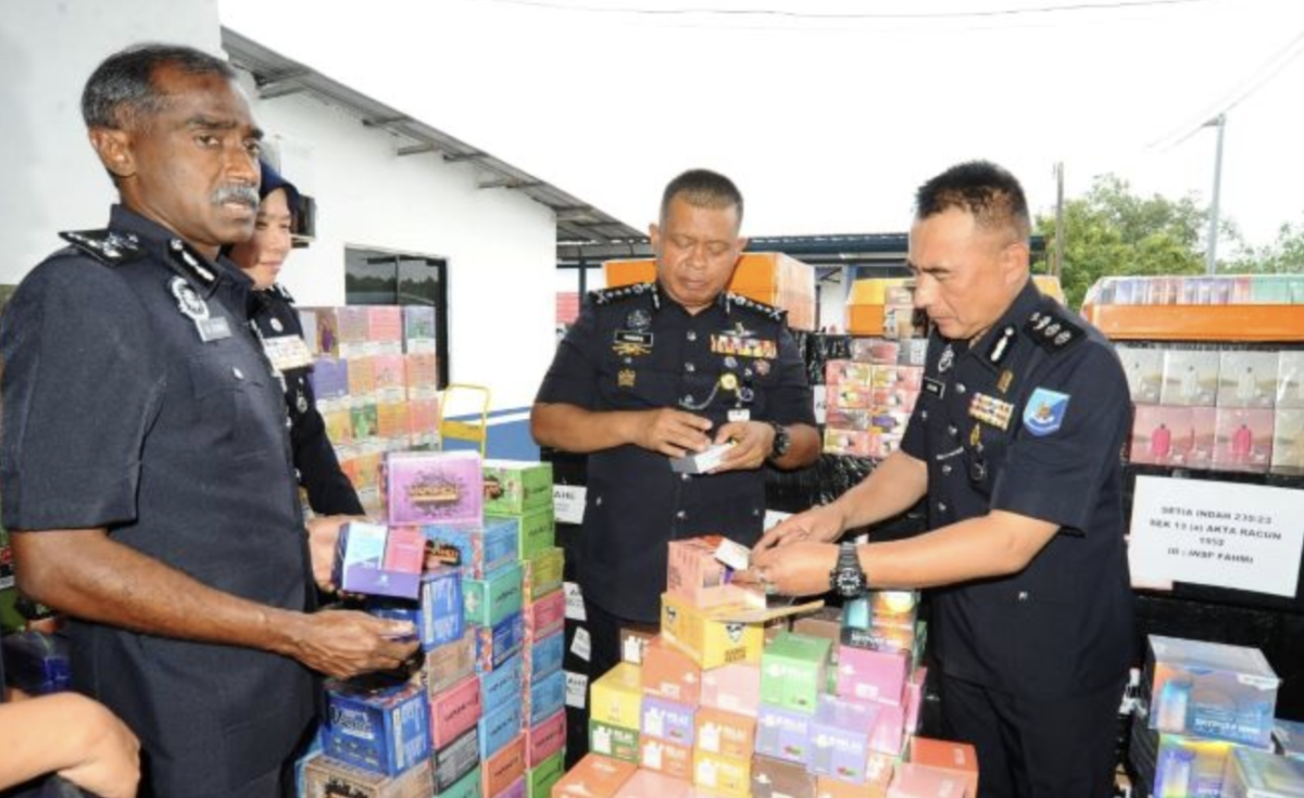 马来西亚警方查获价值242万元电子烟