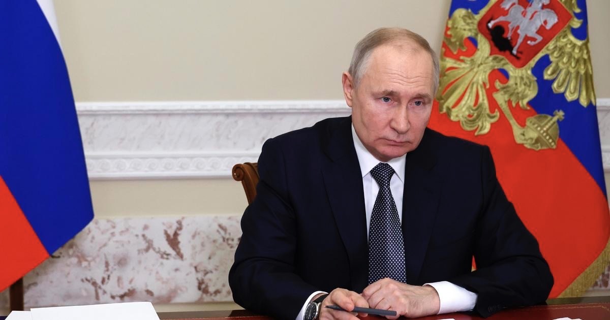 Putin Signs Law Banning E-cigarette Additives