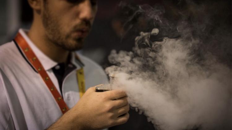 La OMS premia al Presidente de México por su política anti-tabaco