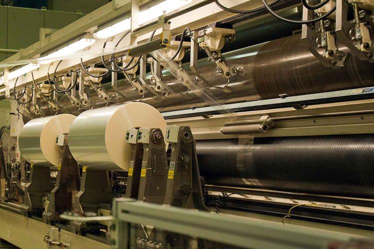 Los fabricantes de cigarrillos indios cambian a envases biodegradables.