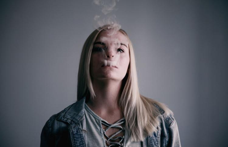 La Policía de Queensland insta a los niños a reconsiderar el uso de cigarrillos electrónicos.