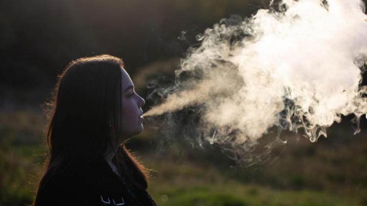 Nuevo estudio muestra el uso de cigarrillos electrónicos entre estudiantes de escuela primaria.