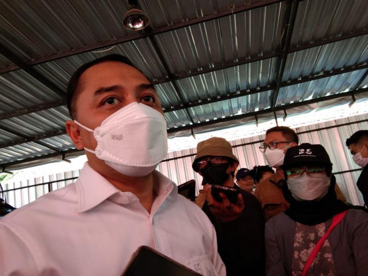 Cigarrillos electrónicos prohibidos en las zonas libres de humo de Surabaya.
