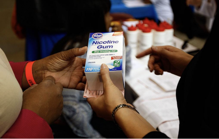 Aumento del uso de chicles y caramelos de nicotina entre menores en Estados Unidos.