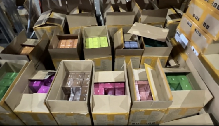 Arresto de seis sospechosos en Moscú por la venta de productos inseguros.
