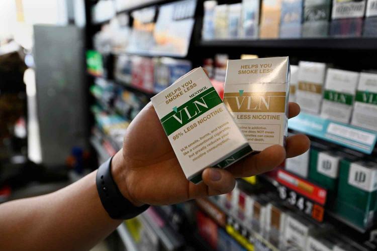 22nd Century lanza los cigarrillos de bajo contenido de nicotina VLN en Colorado.