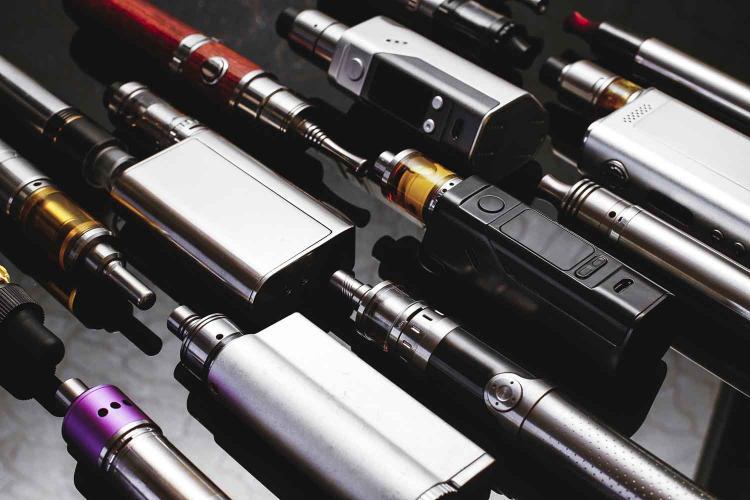 La Asociación Estándar del Reino Unido desarrolla rápidamente normas de seguridad para cigarrillos electrónicos.