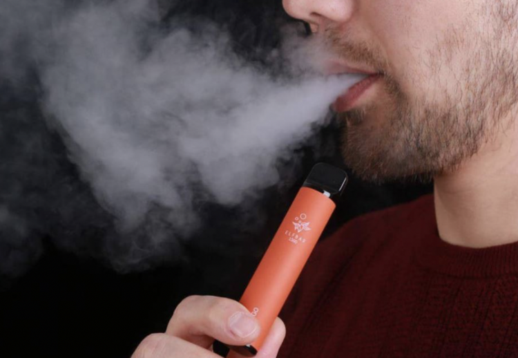 2FIRSTS High school students win award for e cigarette warning video