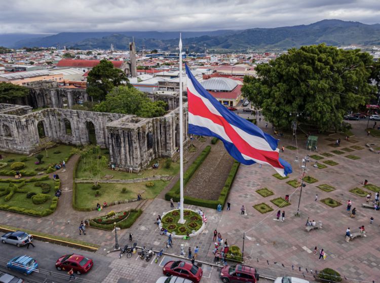 Costa Rica permite a un grupo agrícola cultivar y procesar cannabis.