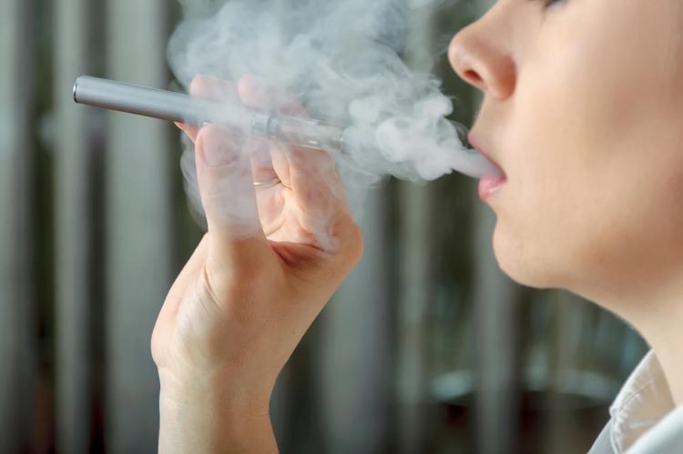 Altria's Investment Record Weak, Should Stick to Smoking Products