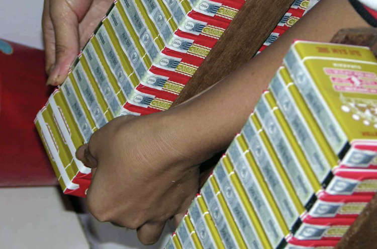 Indonesia to Increase Tobacco Tax to Control Smoking