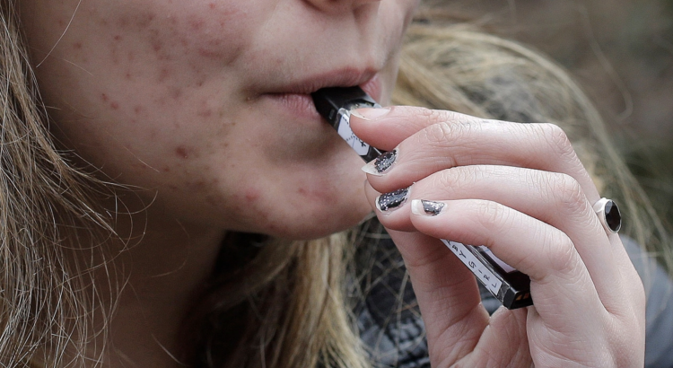 Los estudiantes de secundaria en West Virginia vapean más.