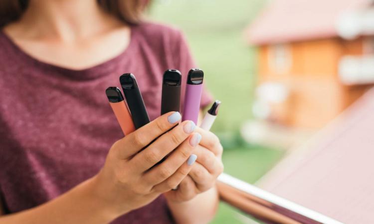 Alemania planea prohibir los cigarrillos electrónicos desechables.