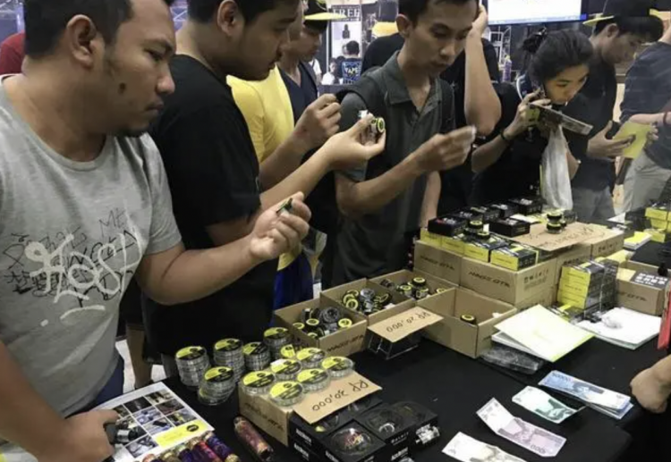 Indonesia considera prohibir los cigarrillos electrónicos debido a los riesgos para la salud.