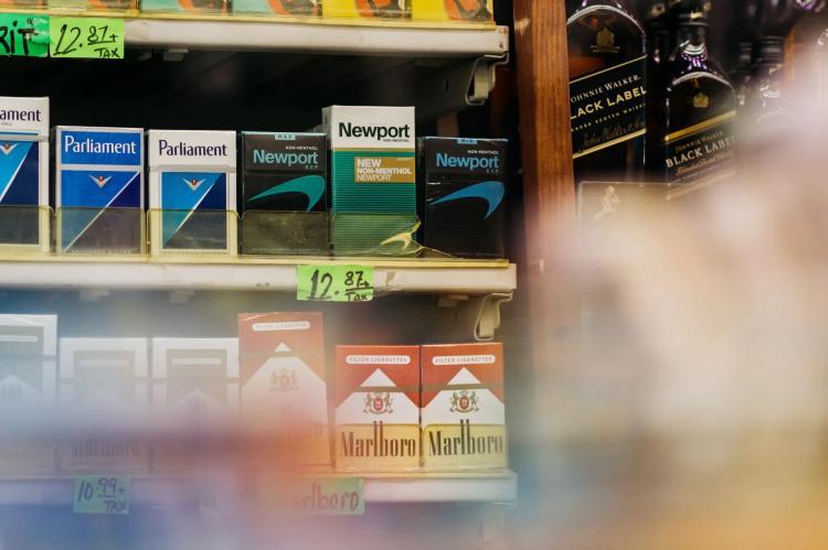 Prohibición de tabaco en California da lugar a nuevas versiones de cigarrillos "frescos