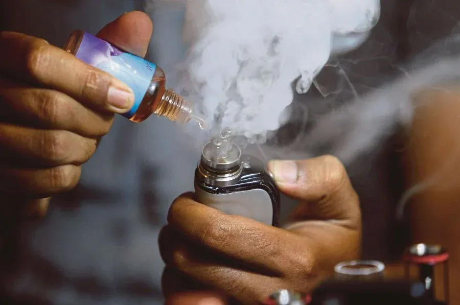 Australia prohibirá los vapeadores sin receta médica en una reforma importante.
