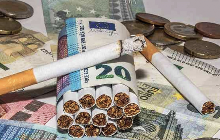 Ley de incremento del 10% en el impuesto al consumo de tabaco en Indonesia
